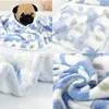 Odzież dla psów Abrrlo zimowy ciepły kocyk dla zwierząt śliczny mata na łóżko gruby koralowy polar poduszka do spania dla małych średnich psów XXS S M