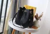 2020 high end designer merk vrouwen kleine schoudertas kleur brede schoudertassen MINI VIERKANTE tas draagbare vrouwen messenger bag Bucket Bags