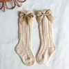 赤ちゃんガールズソックス夏の子供長い靴下幼児の膝の高い網の薄い靴下が0~5年の間柔らかい綿の幼児ソッケン