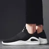 Fresh Triple Black Löpsko För Män Kvinnor Svart Vit Mens Woms Outdoor Sport Runner Walking Jogging Trainer Sneaker Skor