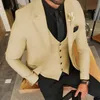 Özelleştirmek Smokin İki Düğmeler Yakışıklı Çentik Yaka Damat Smokin Erkekler Düğün Takım Elbise / Balo / Yemeği Adam Blazer (Ceket + Pantolon + Kravat + Yelek) W999