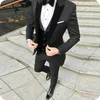 Beyaz Damat Smokin Mens Düğün Takım Elbise Siyah Zirve Yaka Man Blazer 3 Adet Slim Fit Ceket Pantolon Bir Düğme Yelek Balo Parti