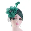 2022 Novo Ruffle Turban Chapéu com Flor De Penas Muçulmanas Mulheres Headscarf Bandanas Partido De Casamento Headwear Indiano Cap Dio de China Hat Turbante