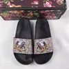 Klassische flache Frau Mann Strand Hausschuhe Sandalen Sommer Dame Cartoon Big Head Wide Slipper Echt Hotel Bad Frauen Männer Schuhe mit Box