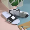 90 Slajdy Mężczyźni Kobiety Kapcie Moda Slajdów 90. Triple Black White Grey Red Outdoor Mens Flat Flip Flops Beach Hotel Platform Sandals 36-45