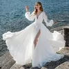 Sexy Beach Chiffon White Boho Plus Size Trouwjurk 2021 Lange Puffy Sleeve V-hals Hoge Slit Bruidsjurken Open Back Vestido de Novia Robe Mariee