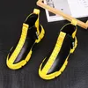 Hombres Hombres Hombres zapatillas transpirables Vulcanize Boots Masculino amarillo negro Malla Botas informales Tenis masculino A32