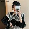 Velvet Women Vintage Blouse Black Lace Patchwork Fashion Shirts Long Sleeve Lady Chic Korean Blusas Outwear Blouses 210601
