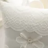 Beżowe poduszki ślubne poduszki 2021 Pierścionki przybycia na okaziciela poduszka na wesela rocznica z łukiem 19 cm * 19 cm satynowa koronki wstążki wykonane