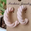 Hoop Huggie Multicolor Zachte aardewerk handgemaakte verdraaide C-vormige oorbellen voor vrouwen mode-sieraden polymere klei oor accessoires