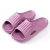 Sommar tofflor Slides skor D34 Män Kvinnor Sandal Plattform Sneaker Mens Kvinnor Röd Svart Vit Gul Slide Sandaler Trainer Utomhus Inomhus Slipper 36-45