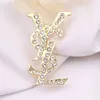 23SS 20Style Luxury Brand Designer Double Letters Pins Brosches Women Gold Silver Pearl Rhinestone Cape Brooch Suit Pin Wedding Party Jewerlry Accessorie