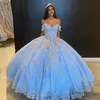 2021 Abiti Quinceanera blu Spalline senza spalline Applicazioni in pizzo argento Perline di cristallo Paillettes Illusion Dolce 16 Plus Size Abito da ballo per feste Abiti da sera