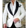 Vit Paisley Floral Groom Tuxedos med svarta byxor Shawl Lapel Groomsmen Mens Bröllopsklasser 2 stycke Manlig Fashion Blazer 2021 x0909