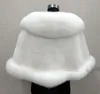 Vinter Bridal Faux Fur Wraps Varm sjalar Ytterkläder Shrug Black Gary Burgundy Blå Silver för Brud Bridesmaid Jacket Prom Cocktail