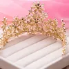 Moda Gelin Tiaras Altın Taç Lüks Rhinestone Kafa Adet El Zanaat Çiçek Gelin Saç Aksesuarı Pageant Balo Tiara