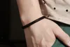 Pulseira trançada de couro masculina feita à mão com fecho de ímã de aço inoxidável simples pulseira de couro trançado presente para ele