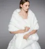 Winter Wedding Jassen Bruids Faux Bont Wraps Warm Sjaals Bovenkleding Zwart Bourgondië Wit Koreaanse stijl Damesjas Prom Avond Party H08