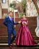 2018新しいアラビアのブルゴーニュのウエディングのドレスオフ肩の長袖の幻想的なビーズ紫色のサテンスイープ列車の正しいパーティードレスのイブニングドレス