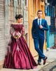 2018 Nowy Arabski Burgundia Prom Dresses Off Ramię Długie Rękawy Złudzenie Zroszony Purpurowy Satin Sweep Pociąg Formalna Party Dress Suknie wieczorowe