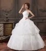 Billiga Appliques Beaded Strapless Ruffles Ball Gown Bröllopsklänning under $ 100