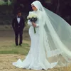 Wysoka Neck Skromne Muzułmańskie Suknie Ślubne Suknie Długie Rękawy Vintage Koronkowe Aplikacje Suknie Ślubne Custom Made Sukienka ślubna