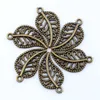 Heta! 200PCs Antik Bronslegering Filigree Leaves Charm Pendants 10,5 x 19 mm DIY Smycken