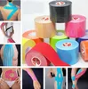 Retail 5 cm * 5 m Kinesiology Kinesio Roll Katoen Elastische Lijm Spiersport Kinesiologie Tape Bandage Physio Strain Letsel Ondersteuning Kneepad