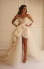 Atemberaubendes Spitzen-Tüll-Brautkleid mit Rundhalsausschnitt und langen Ärmeln, modischer, abnehmbarer Rock, Illusion, knielang, kurzes Korsett-Brautkleid mit Schärpe