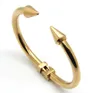 Lo nuevo 58mm 43mm Diseño de uñas Pulseras para mujer Punk Brazalete de acero inoxidable para regalo SilverGoldRose Gold Three Tone302o