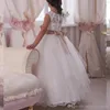 2017 Branco Princesa Flor Menina Vestidos De Noiva Sheer Lace Crew Neck Cap Sleeves Christmas Pageant Vestidos Primeiros Comunhão Vestidos Com Sash