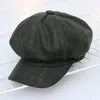 Mulheres Woolen xadrez Beret Hats Tweed Newsboy Gatsby Cap De Golfe Retro Artista Pintor Octagonal Gosquim