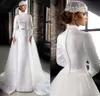 Modest Vestidos de Casamento Muçulmano com Superiores Exquisite Lace Alta Pescoço Applique Árabe Nupcial Vestidos de Casamento Botão Coberto de Manga Comprida