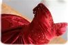 V-neck röd satin beading boll klänning 2016 bröllopsklänning med kapell tåg strapless brudklänning