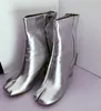 2018 Äkta läder Silver Vin Röda Korta Stövlar Högklackat Split Toes Apart Runway Style Ankel Stövlar För Kvinnor Zapatos Mujer