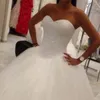 2018 أبيض / العاج فستان الزفاف الكرة ثوب مع الديكور الدانتيل متابعة vestidos دي noiva تول الطابق طول أثواب الزفاف QS34