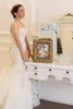 새로운 디자이너 빈티지 웨딩 드레스 숄더 Strapless 법원 기차 웨딩 드레스 Organza 프릴 레이스 Appliques Bow Bridal Gown