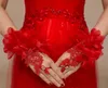 Ucuz yeni dantel aplikler gelin parmaksız düğün aksesuarları için kısa bilek uzunluk eldivenleri kristal çiçekler kırmızı beyaz gelinlik283g
