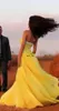 イエローマーメイドのウェディングドレス2015恋人スパンコールビーズワトースイープ列車オーガンザブライダルドレスラフルズビーチ安いウェディングドレス