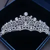 Lyxiga silverkristaller Bröllopskronor Pärlor Shinning Bridal Tiaras Rhinestone Head Pieces pannband Billiga hårtillbehör Pageant2836