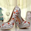 Spedizione gratuita di lusso in argento fatto a mano strass cristallo rosso scarpe da sposa punta rotonda tacco alto scarpe da damigella d'onore prom tacchi alti