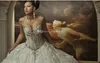 Najnowsze Design Royal Dramatyczne Koronki Bling Kryształy Zroszony Suknie Ślubne Suknie Ślubne Wysokiej Jakości Aplikacje Gorgeous Ogłupi