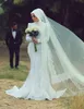 Wysoka Neck Skromne Muzułmańskie Suknie Ślubne Suknie Długie Rękawy Vintage Koronkowe Aplikacje Suknie Ślubne Custom Made Sukienka ślubna