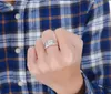925 anillo de plata pura masculina ancha del dedo anular de 18K 1 quilates de diamantes sintéticos de platino anillo de hombre a hombre amantes del anillo de regalo de compromiso o anillo de bodas