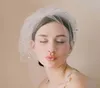 2021魅力的なアイボリーチュールブライダルティアラスボヘミアヘアアクセサリーフェイクパールヘッドバンド結婚式アクセサリーガールズパーティーヘッドウェアの花嫁の髪