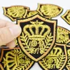 10 ST Gold Crown Badge Patches för klädväskor Stryk på transfer Applikation Patch för Jacka Jeans Sy på broderi Badge DIY290R