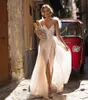 Abiti da sposa in pizzo Berta Beach V Neck Spalato Abito da sposa Boho Appliqued Spaghetti Cinghia a linea Tulle Vestitido de nolia