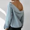 Vrouwen sexy off shoulder lange mouw denim blouses lente nieuwe losse zak knop vrouwelijke casual blauwe straatkleding denim tops 210416