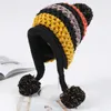 Kış Örme Şapkalar Kadın Patchwork Ponpon Topları Earflap Kapaklar Bayanlar Sıcak Kalın Kış Kasketleri Kadın Bere Şapka