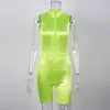 Newasia Glossy Neon Green Jumpsuit Mulheres Rosa Summer Jumpsuits Biker Shorts Sexy Zipper Turtleneck Playsuit Active Wear Macacão 210413